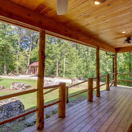 Romantic Mountain View Cabin Rental Near Downtown! 外观 照片