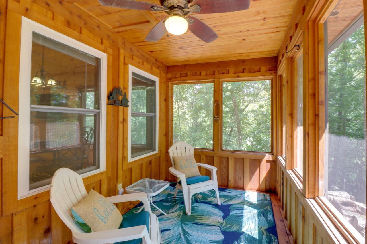 Romantic Mountain View Cabin Rental Near Downtown! 外观 照片